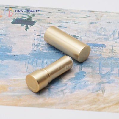 Lippenstiftbuis met aluminium- en kleurbespuitingsoppervlak