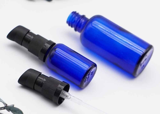 Van het Druppelbuisjeflessen van de cilinderetherische olie de de Lotionpomp bedekt Blauwe Duidelijke Kleur